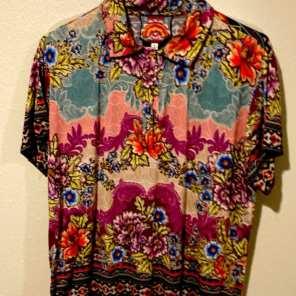 Johnny Was. Short sleeve blouse